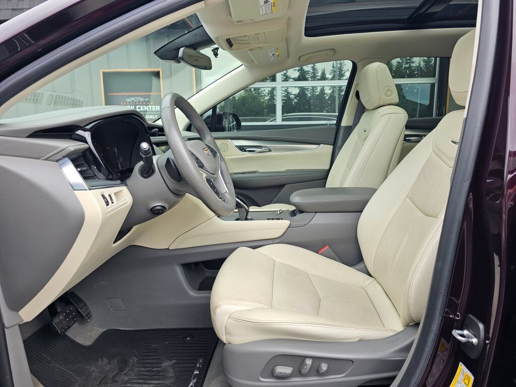 Used 2018 Cadillac XT5 Premium Luxury AWD/4WD image 22