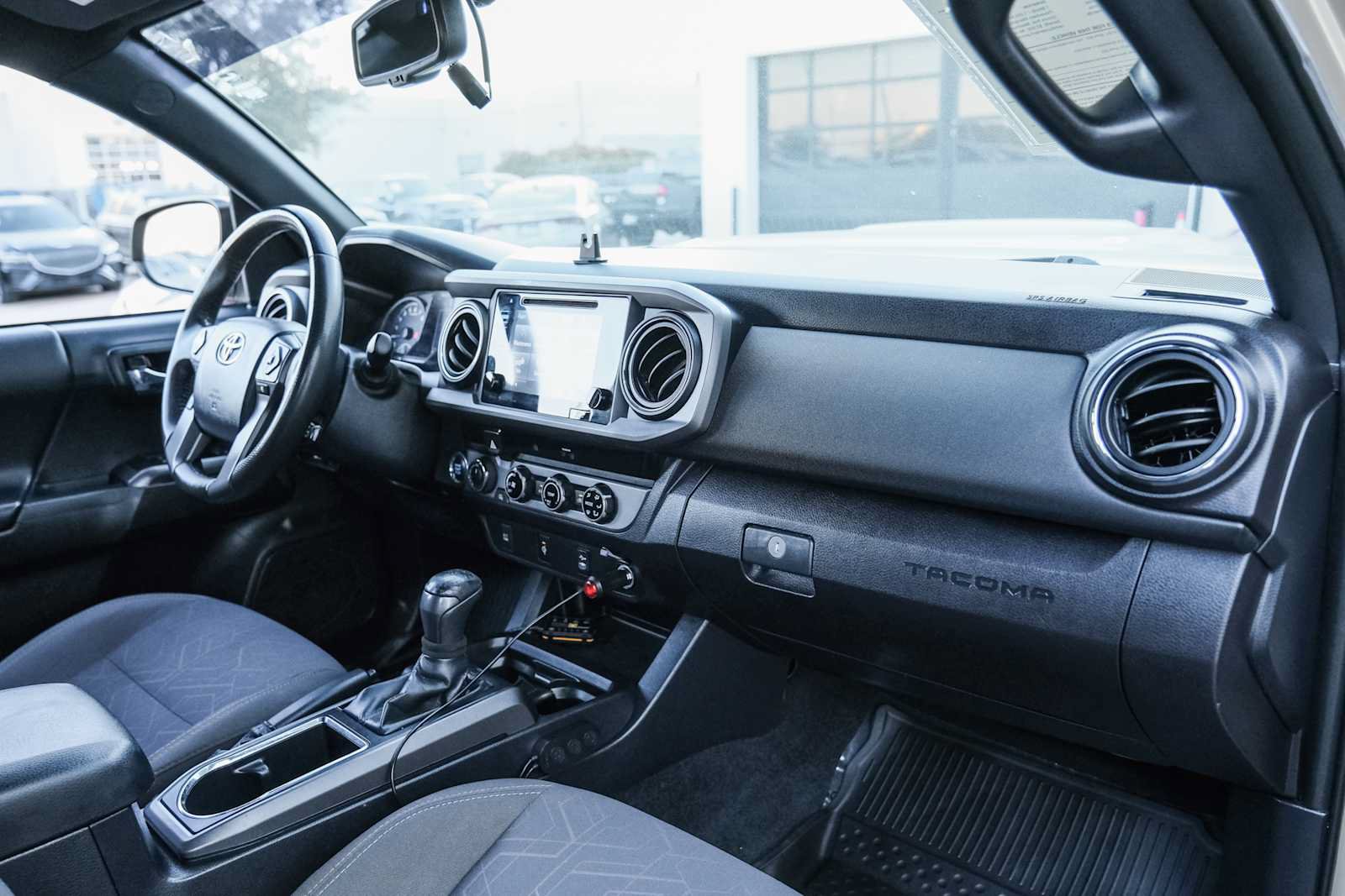 Used 2017 Toyota Tacoma TRD Sport w/ Tow Package (A/T) AWD/4WD image 29