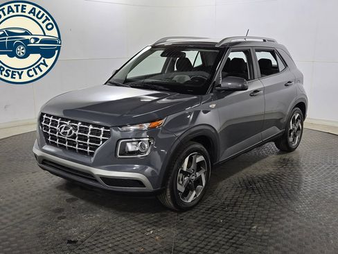 Used 2026 Hyundai Venue SEL FWD image 3