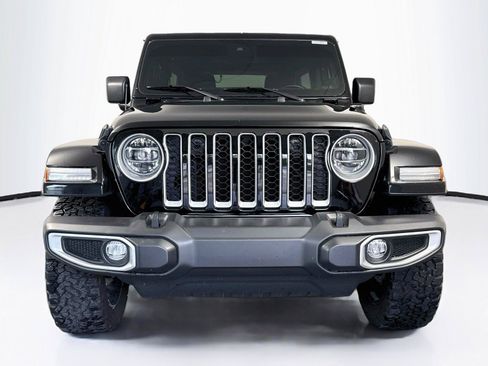 Used 2021 Jeep Wrangler Unlimited Sahara w/ Cold Weather Group AWD/4WD image 8