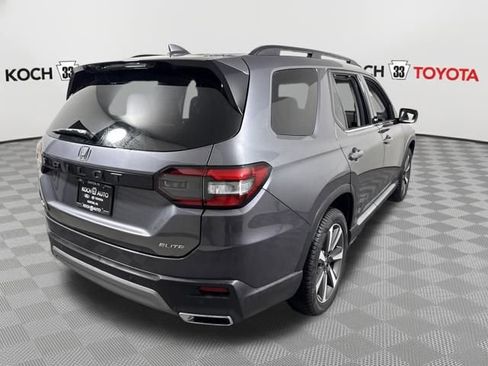 Used 2025 Honda Pilot Elite image 7