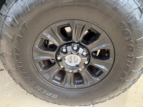 Used 2022 Ford F250 Lariat w/ Tremor Off-Road Package AWD/4WD image 17