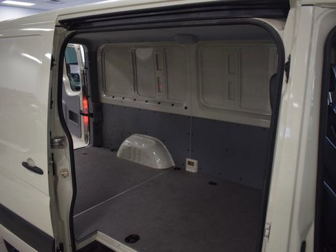 Used 2017 Mercedes-Benz Sprinter 2500 image 46