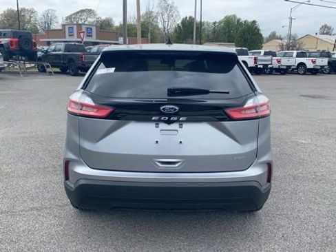 New 2024 Ford Edge SE image 5