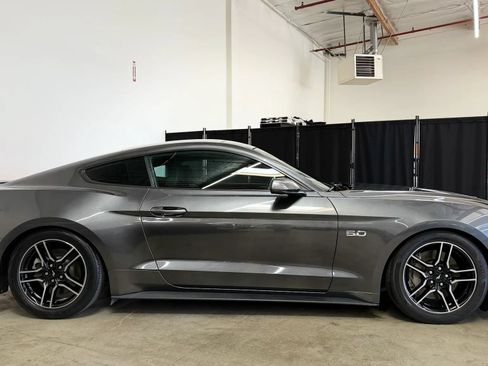 Used 2020 Ford Mustang GT RWD image 5