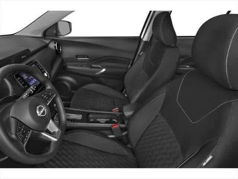 Used 2023 Nissan Kicks SV FWD image 6
