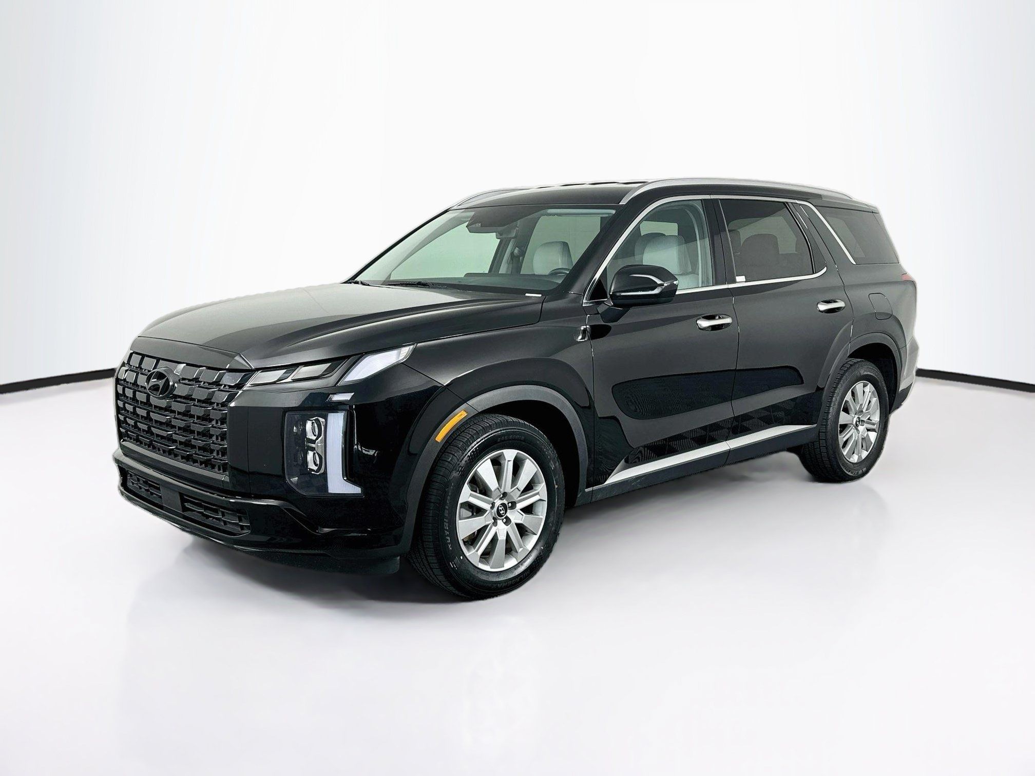 Used 2025 Hyundai Palisade SEL FWD image 3