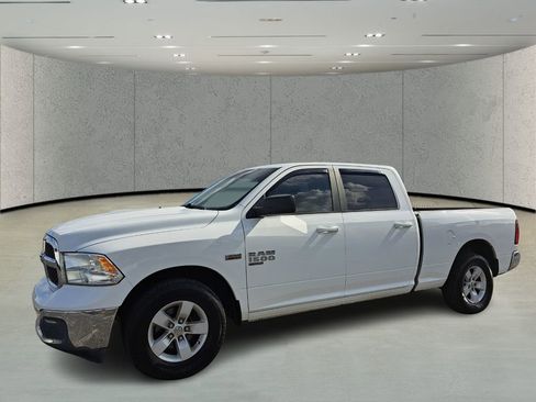 Used 2019 RAM 1500 Classic SLT image 9