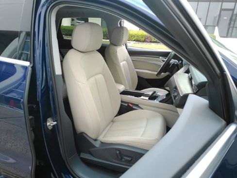 Used 2021 Audi e-tron Premium AWD/4WD image 24