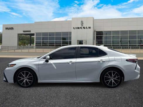 Used 2023 Toyota Camry SE FWD image 6