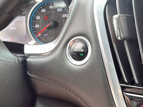 Used 2022 Chevrolet Traverse LT AWD/4WD image 19