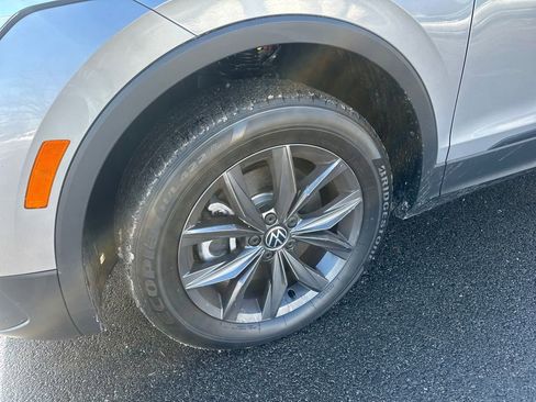 Certified 2023 Volkswagen Tiguan SE w/ Panoramic Sunroof Package image 2