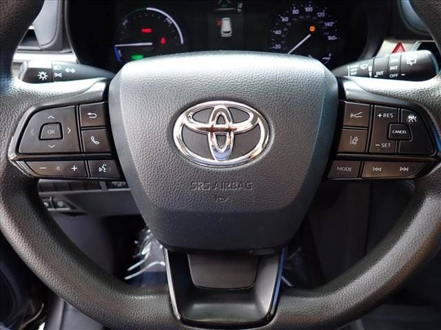 Used 2022 Toyota Sienna LE FWD image 16