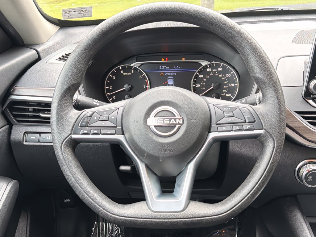 Used 2025 Nissan Altima 2.5 SV FWD image 26
