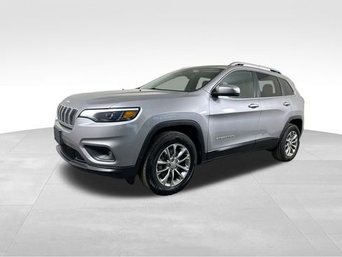 Used 2019 Jeep Cherokee Latitude Plus w/ Comfort/Convenience Group image 2