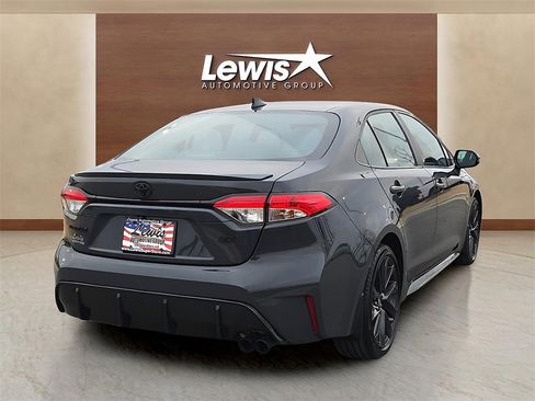 Used 2024 Toyota Corolla SE image 4