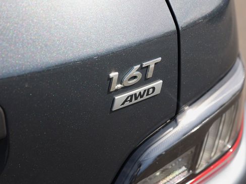 Used 2023 Hyundai Kona Limited image 10