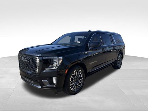 Used 2023 GMC Yukon XL Denali Ultimate image 7