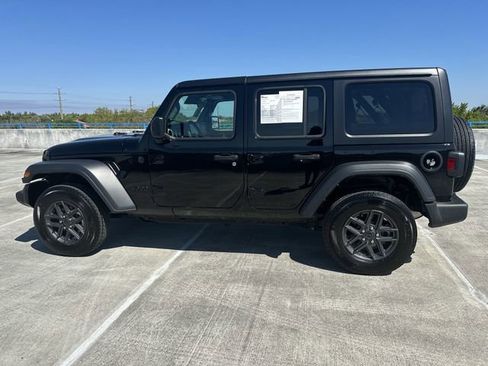 Used 2025 Jeep Wrangler Sport S image 14