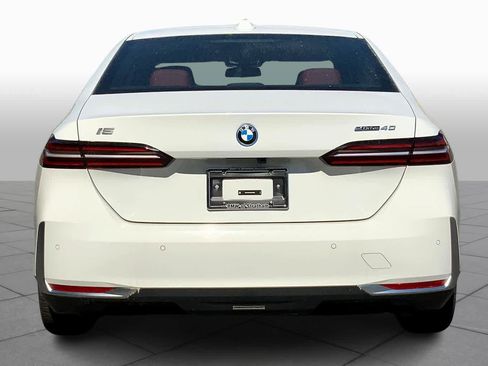 New 2024 BMW i5 eDrive40i w/ Premium Package image 4