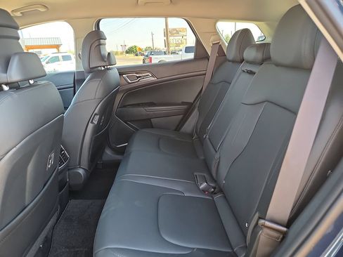 Used 2023 Kia Sportage EX AWD/4WD image 17