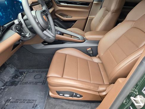 New 2026 Porsche Macan 4 Electric AWD/4WD image 25