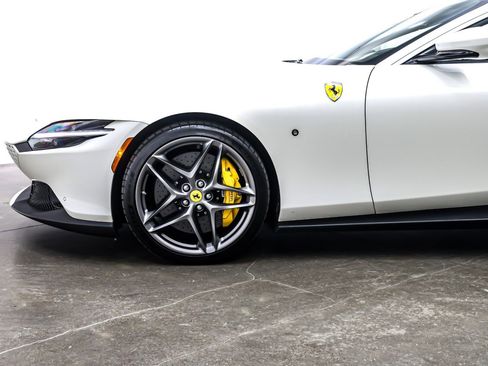 Used 2022 Ferrari Roma image 9