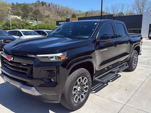 Used 2023 Chevrolet Colorado Z71 w/ Z71 Convenience Package 2 AWD/4WD image 13