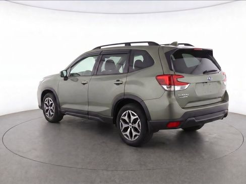Used 2020 Subaru Forester Premium w/ Popular Package #1 AWD/4WD image 3