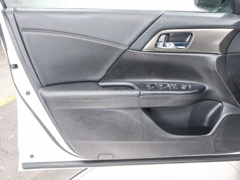 Used 2016 Honda Accord Sport image 21