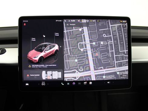 Used 2022 Tesla Model Y Long Range image 15