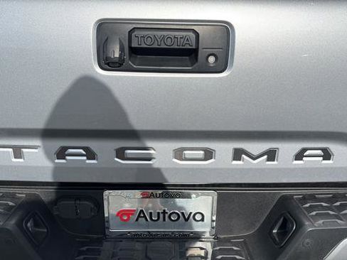 Used 2020 Toyota Tacoma TRD Off-Road w/ Technology Package image 27