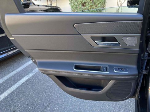 Used 2017 Jaguar XF S image 99