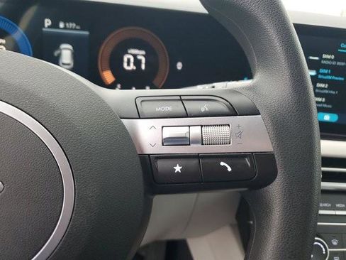 Certified 2025 Hyundai Tucson SE image 25