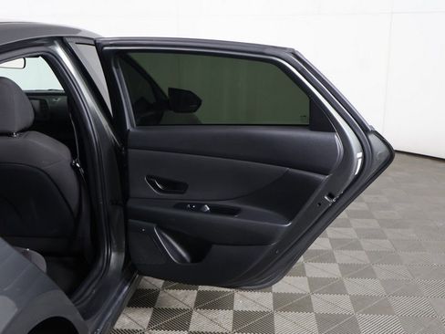 Used 2025 Hyundai Elantra Sport FWD image 19