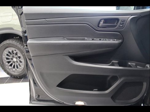 Used 2023 Honda Odyssey Sport image 15
