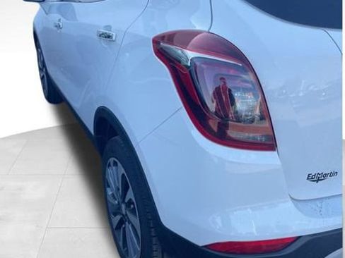 Used 2022 Buick Encore Preferred w/ Safety Package image 3