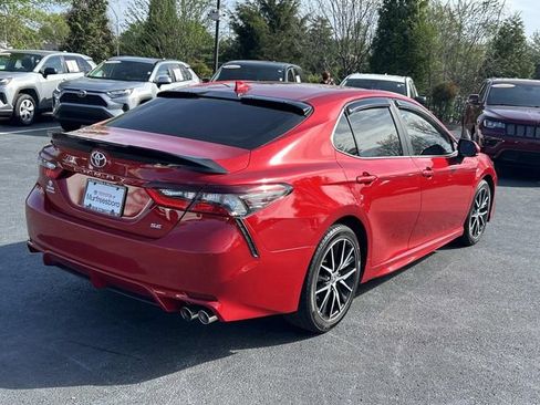 Used 2021 Toyota Camry SE image 4