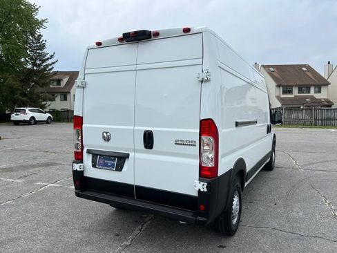 Used 2026 RAM ProMaster 2500 w/ Convenience Group FWD image 10