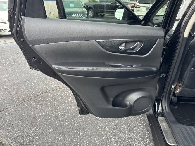 Used 2014 Nissan Rogue SL w/ SL Premium Package AWD/4WD image 13