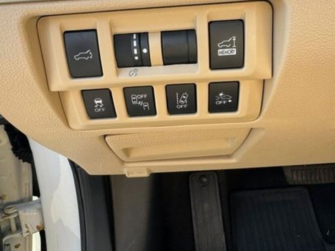 Used 2019 Subaru Outback 2.5i Premium AWD/4WD image 8