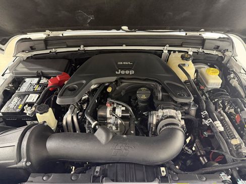 Used 2021 Jeep Wrangler Unlimited Sport AWD/4WD image 18