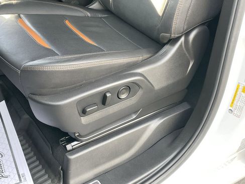 Used 2025 GMC Sierra 2500 AT4 image 28