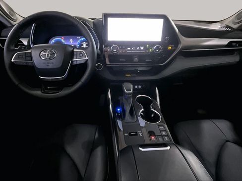 Used 2026 Toyota Highlander Platinum AWD/4WD image 15