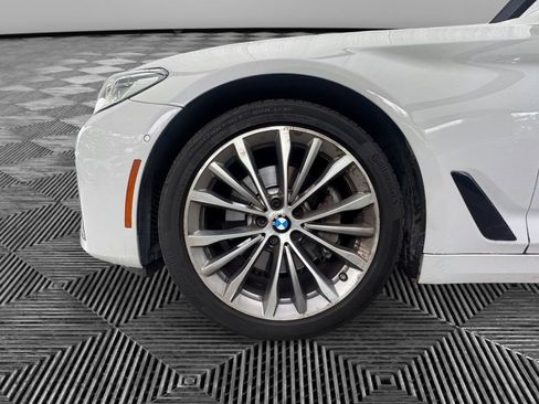Used 2021 BMW 530i w/ Premium Package RWD image 9