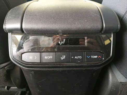 Used 2022 Toyota Highlander L FWD image 16