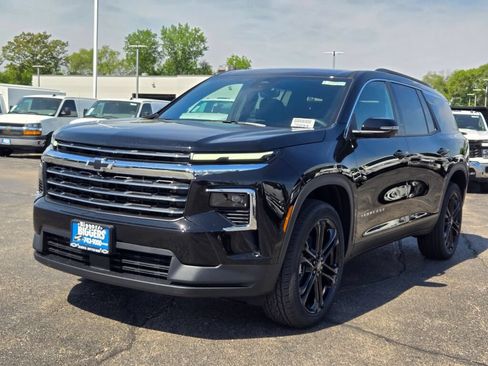 New 2026 Chevrolet Traverse LT w/ Driver Confidence Package AWD/4WD image 3