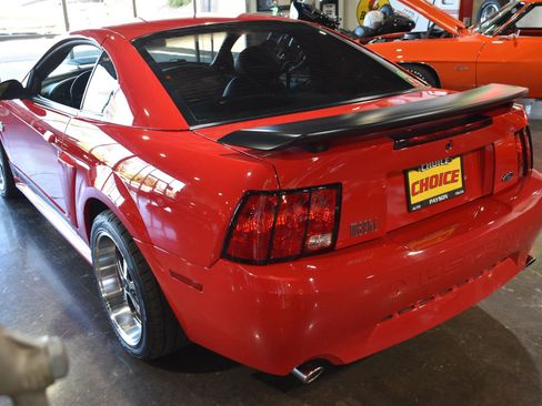 Used 2004 Ford Mustang Mach 1 RWD image 6