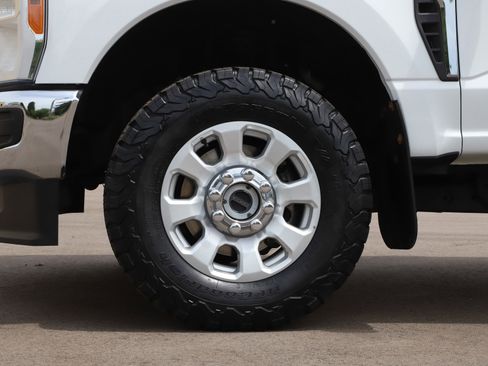 Used 2023 Ford F250 XLT AWD/4WD image 31