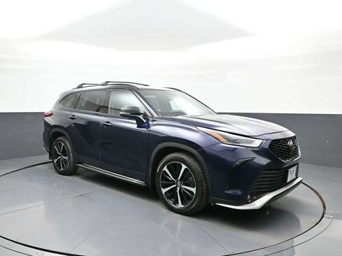 Used 2021 Toyota Highlander XSE image 4